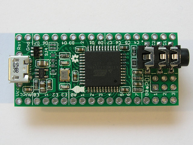 The topside of the AV XMega PDI board (v1b)